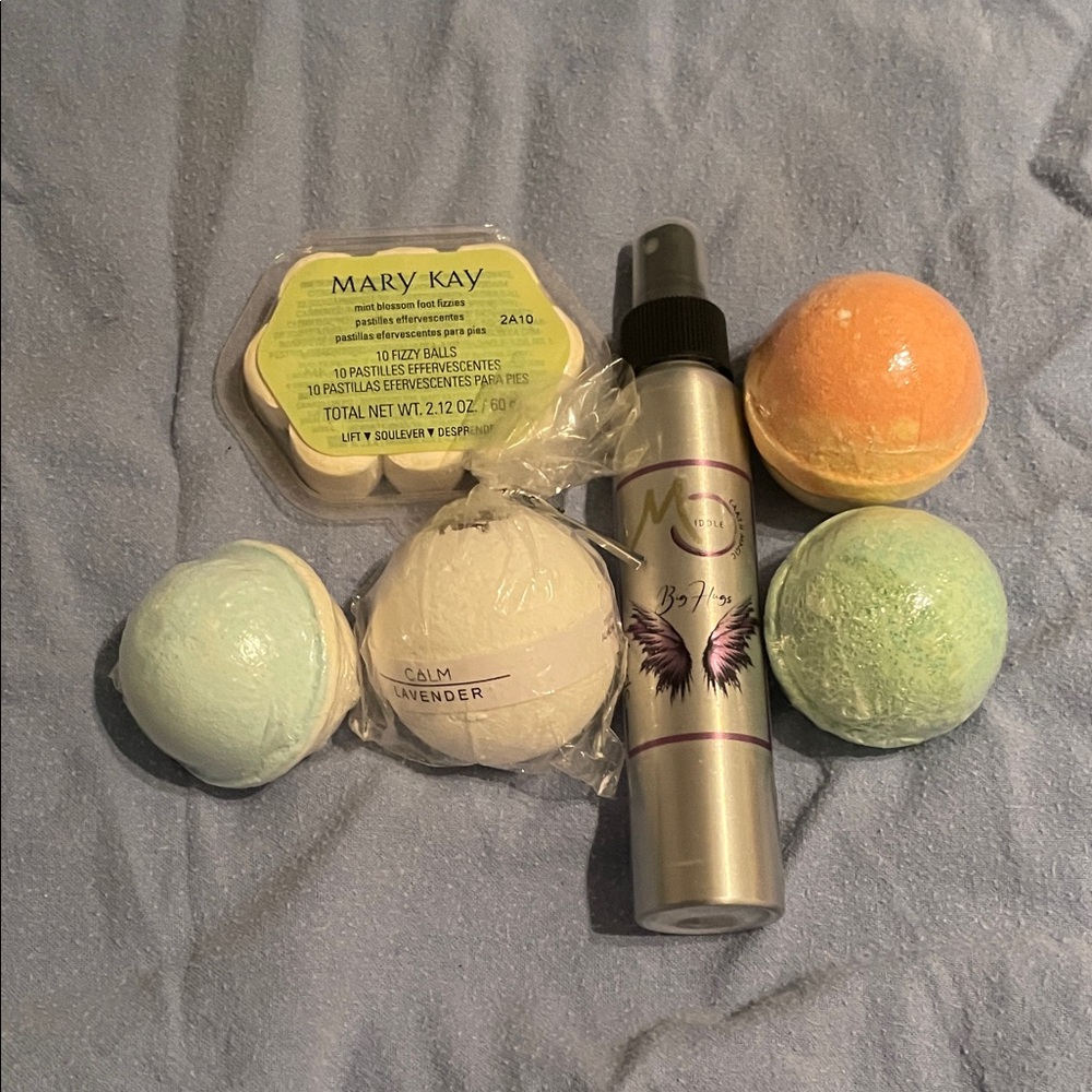 Relaxation with Colorful Bath Bombs and Spray